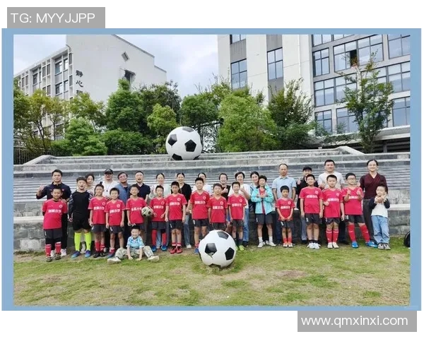 班级足球明星的成长故事与拼搏精神分享